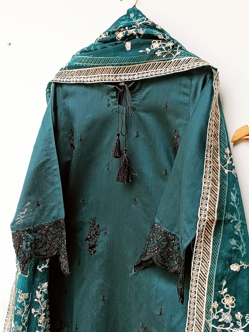 Deep Emerald Whisper