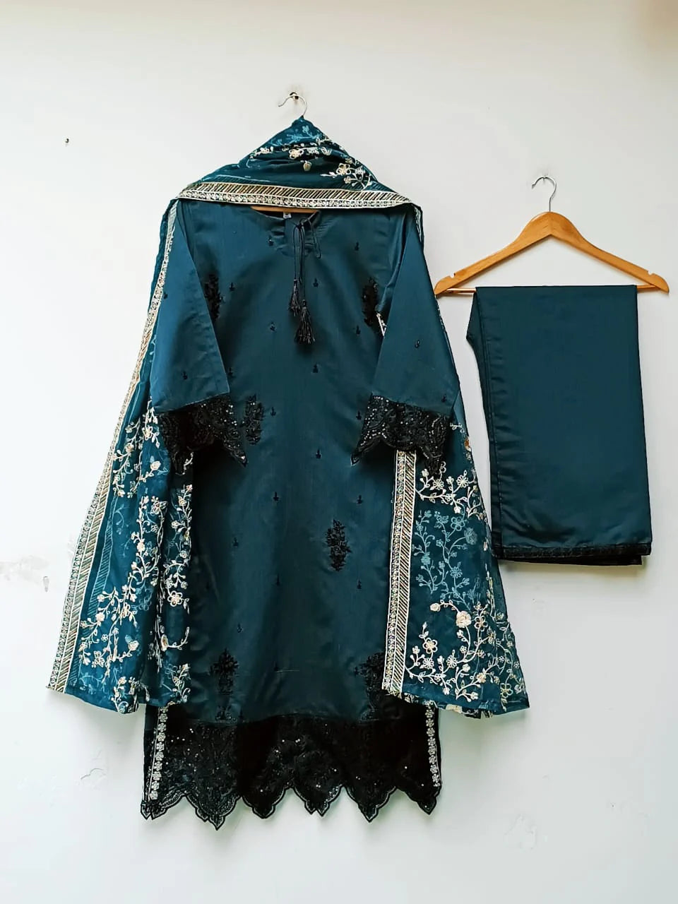 Deep Emerald Whisper