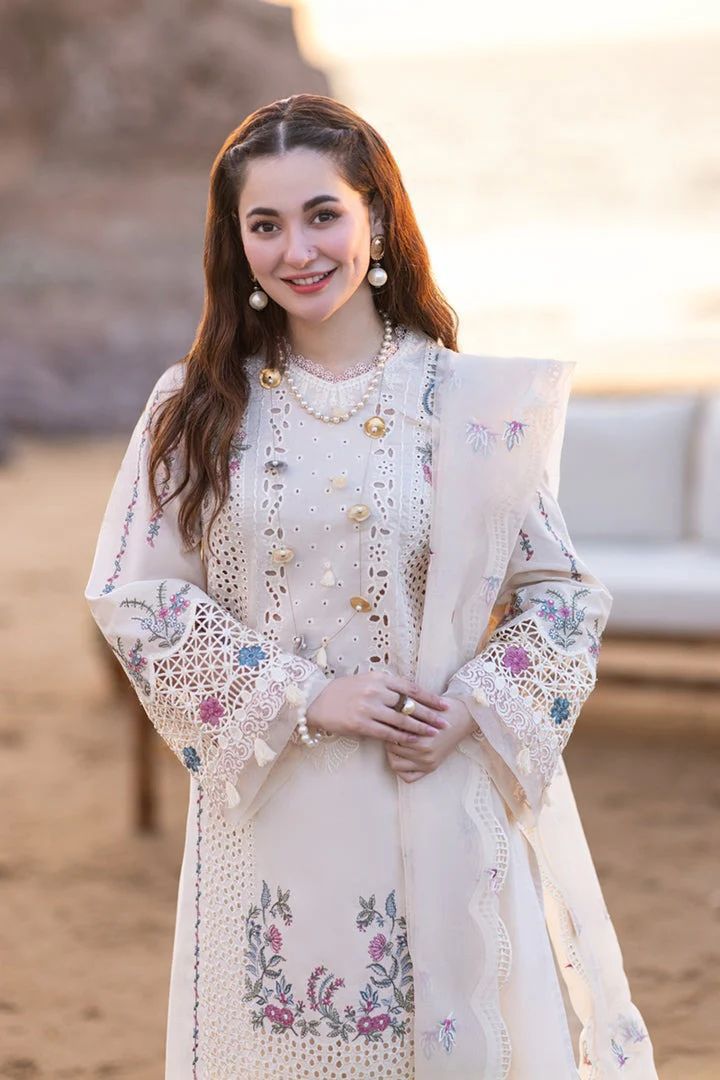 Noor-e-Chikankari Luxe