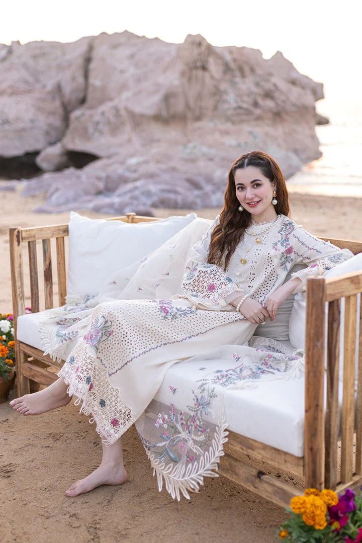 Noor-e-Chikankari Luxe